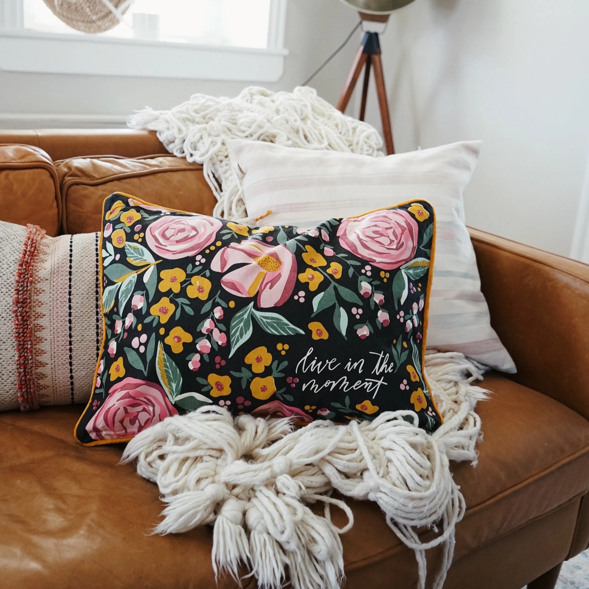 Botanical | Pillow | Live in the moment